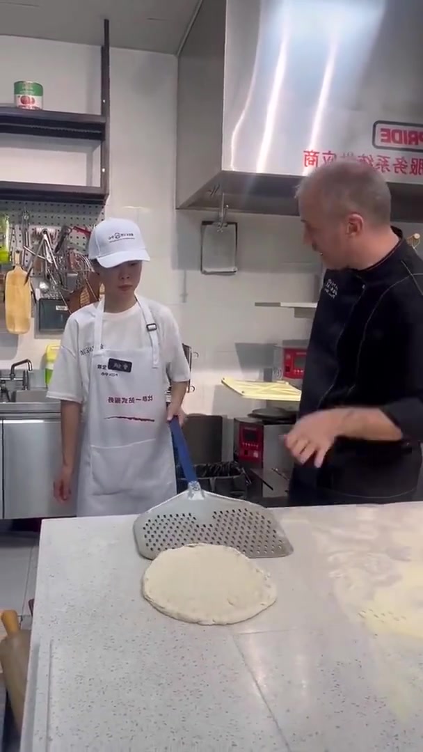 去猪场待一个月就学会了