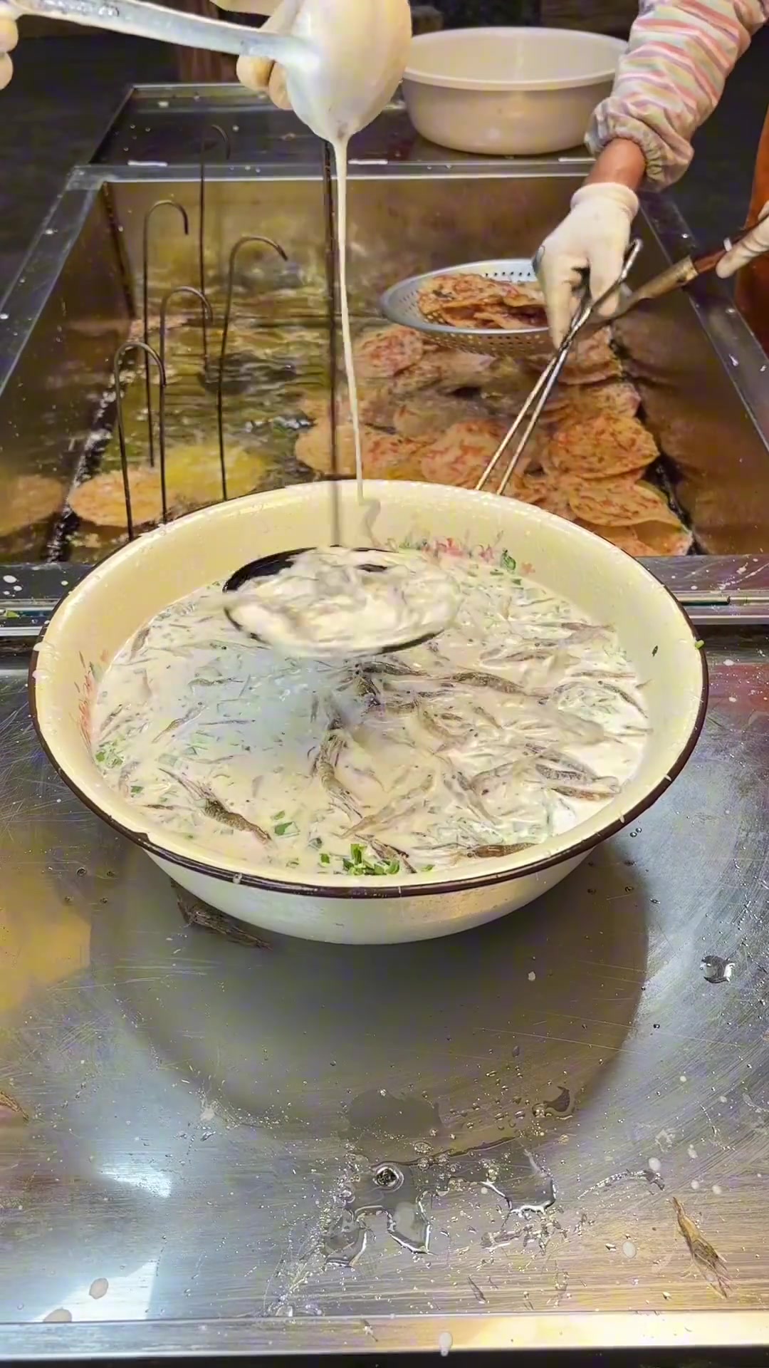 一次能炸多少活物，取决于它跳出来多少只...