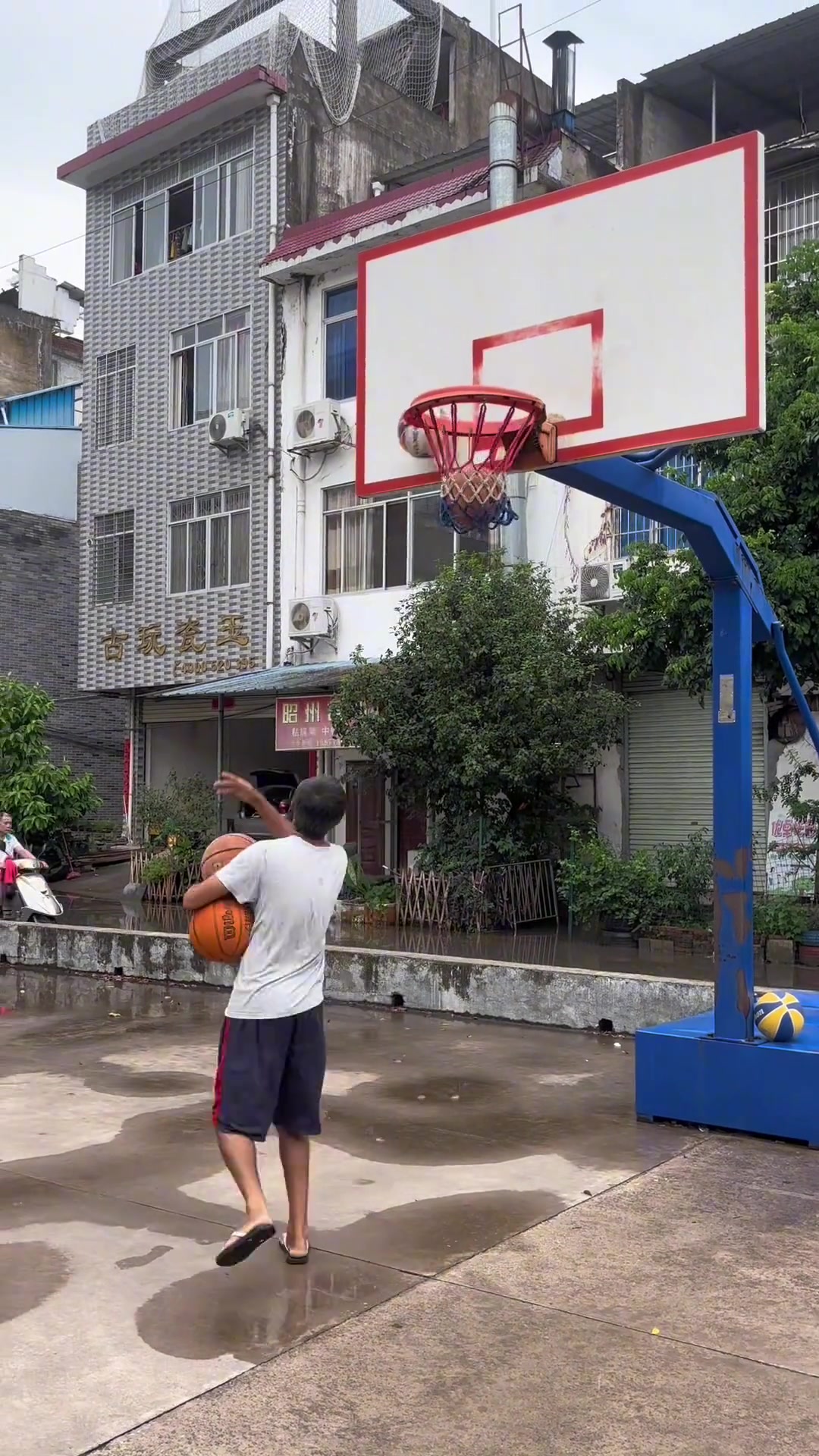 你是足球和篮球双修的