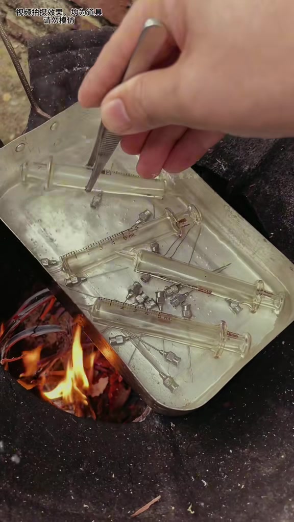 当年这种粗糙的消毒方式也引发了不少疾病的传播