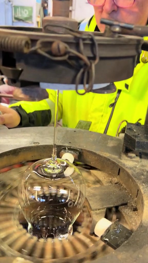 高脚杯原来是这样做出来的啊！！