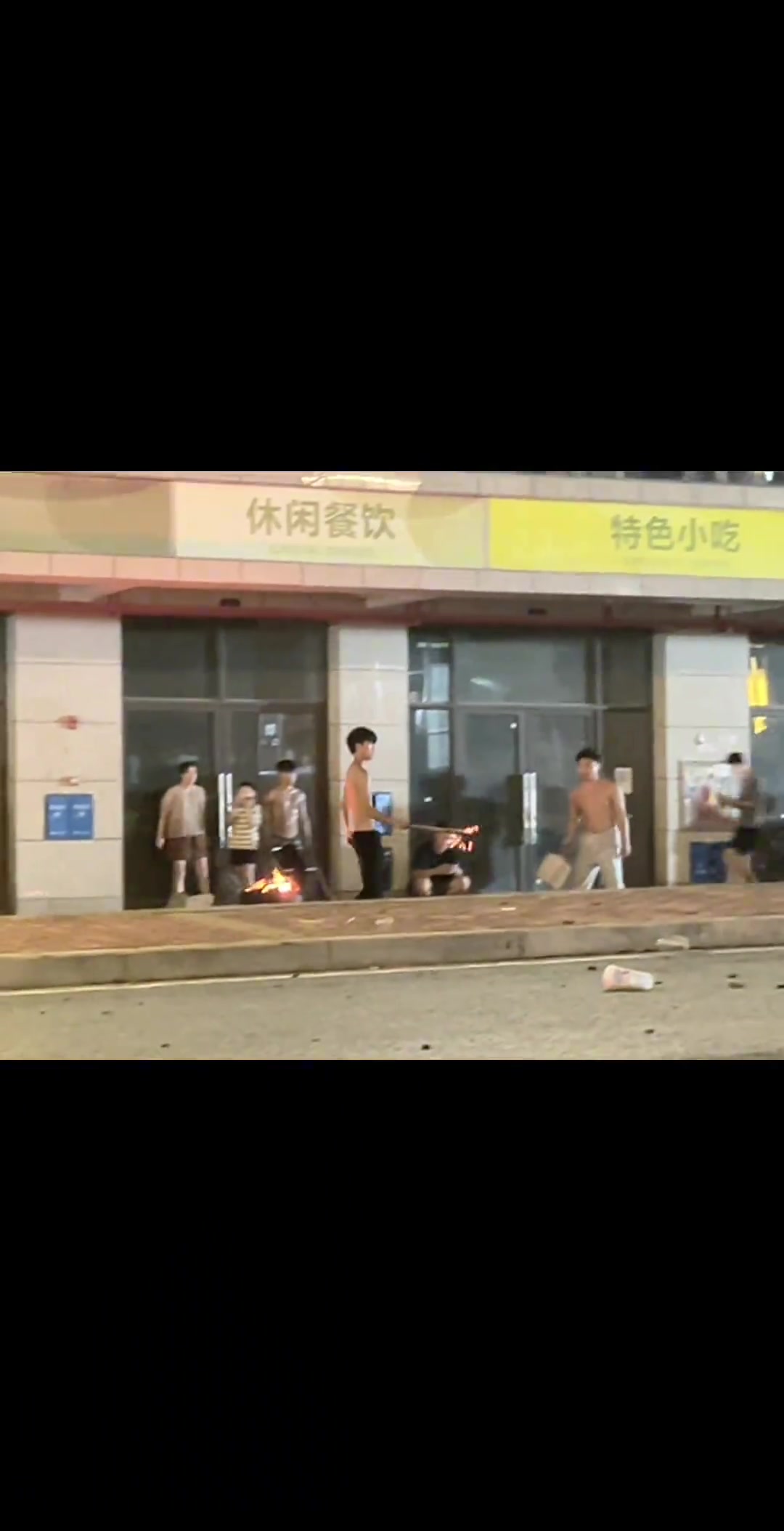 第一次看打铁花居然是在小区