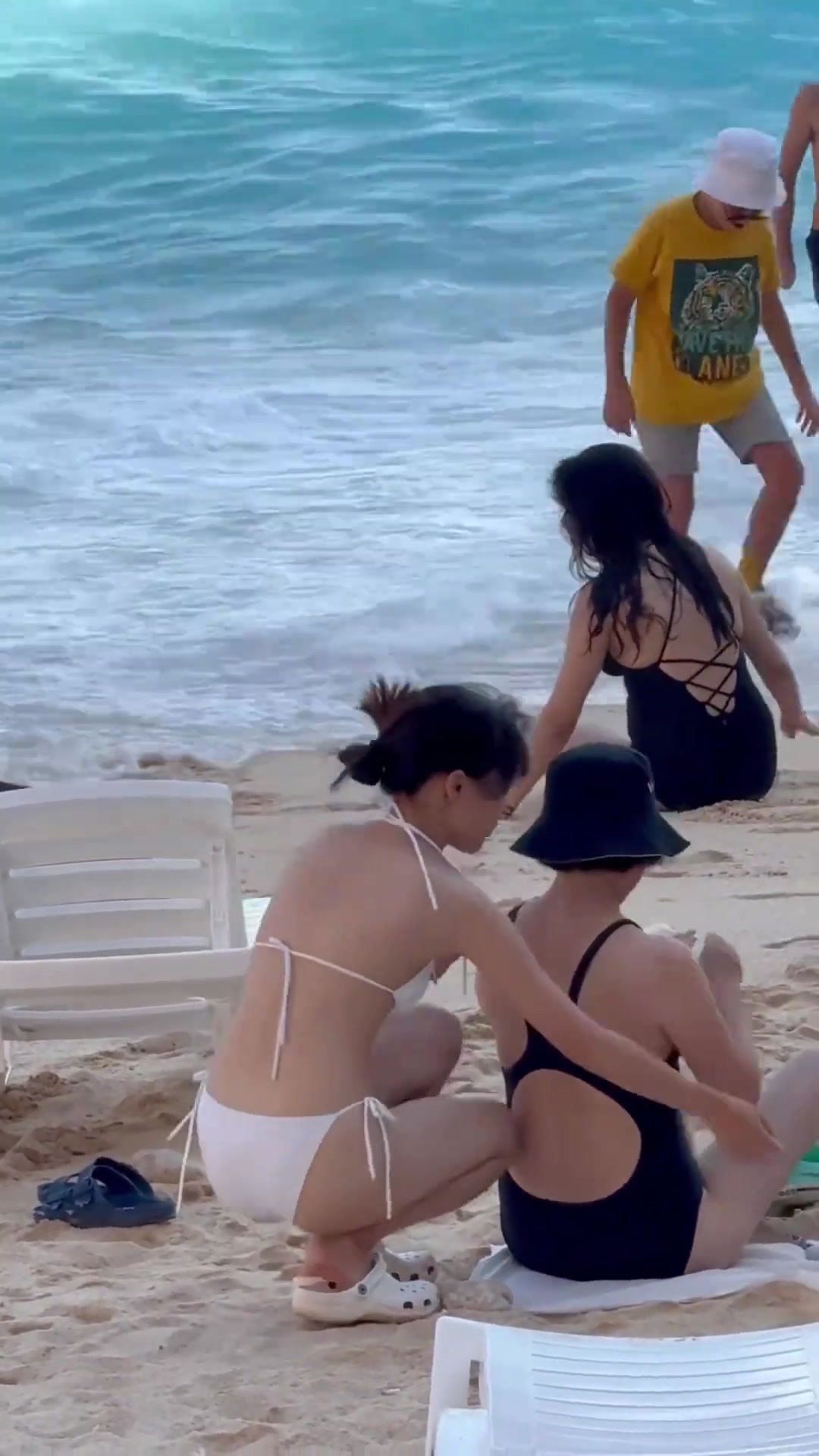 今天风这么大，小姐姐不会着凉吧