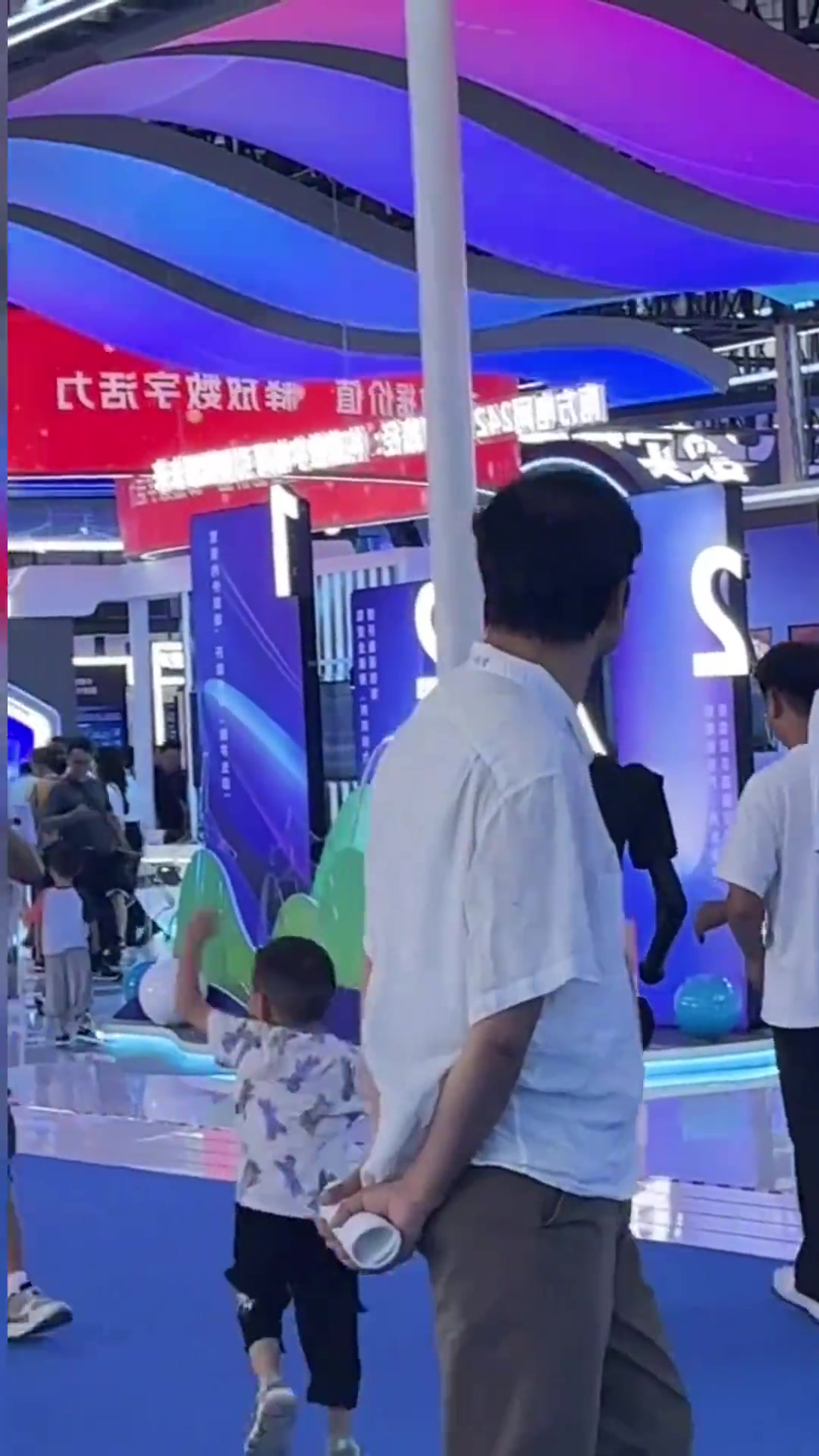 这谁把我老家村里的大爷研究出来了