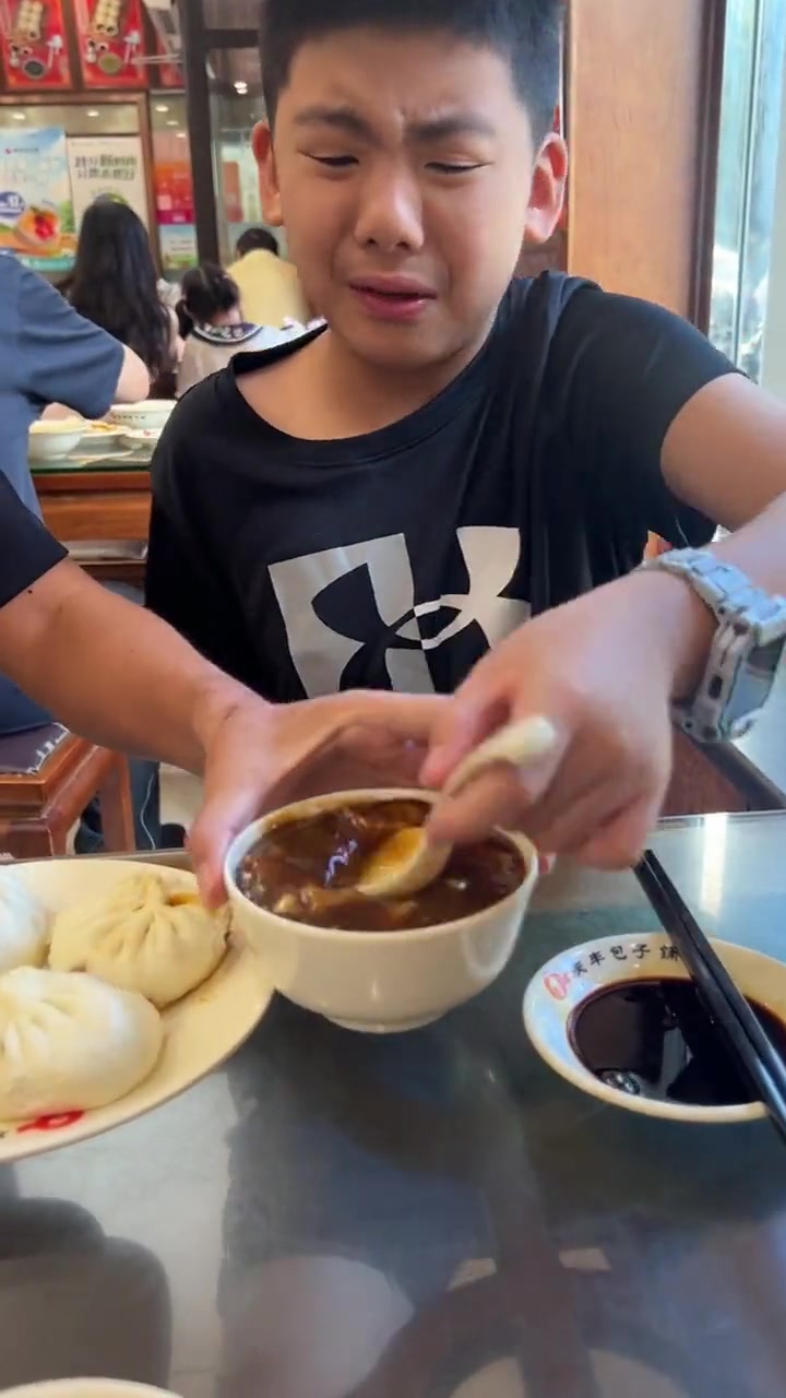 北京炒肝，瞧把咱孩子吃的