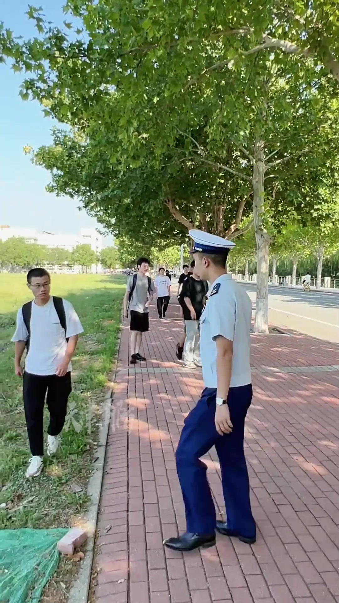 句句有回应，大学生情绪价值拉满了！