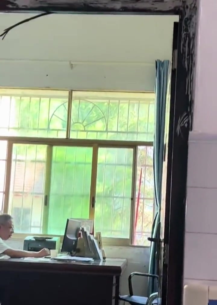 抽不抽烟是个人意愿，他能不能帮戒是技术问题