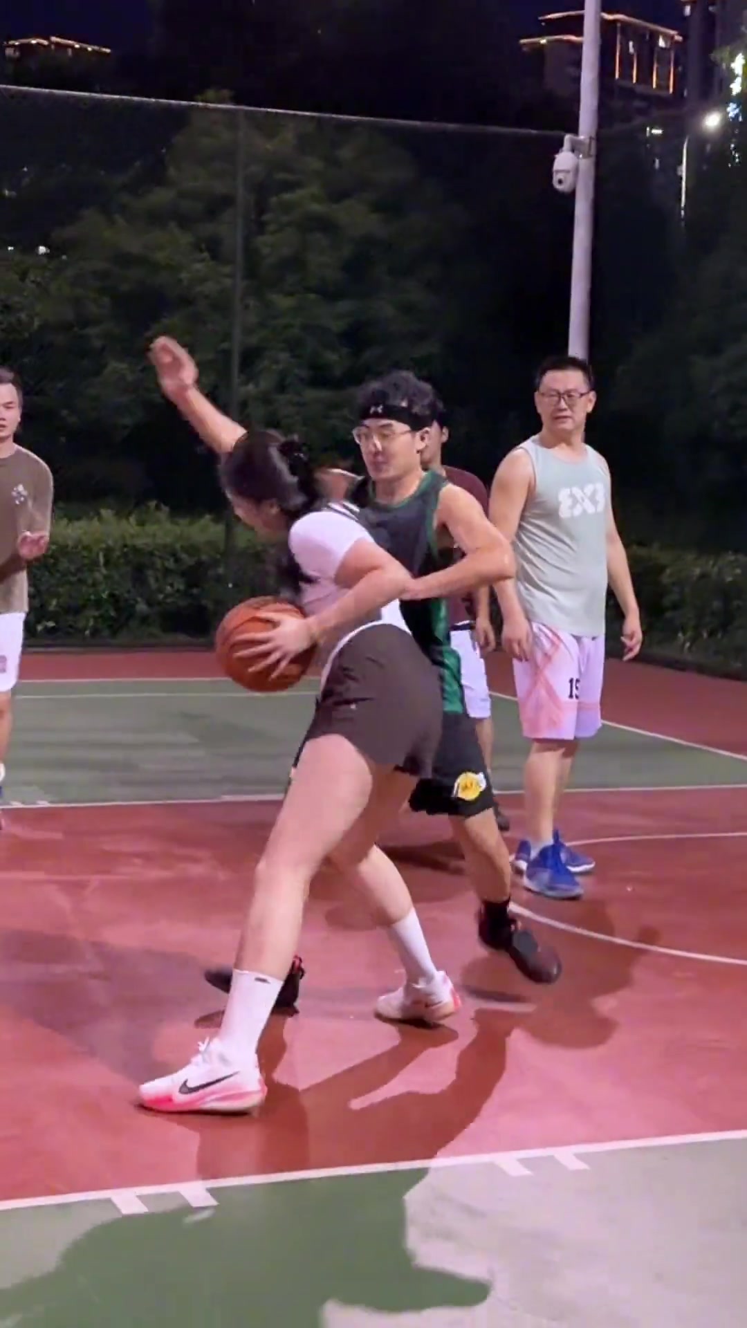 不是为了这几下子，早不跟她玩了