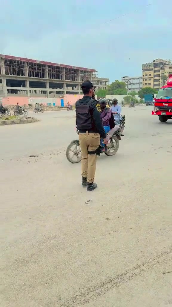 看谁敢交通违章