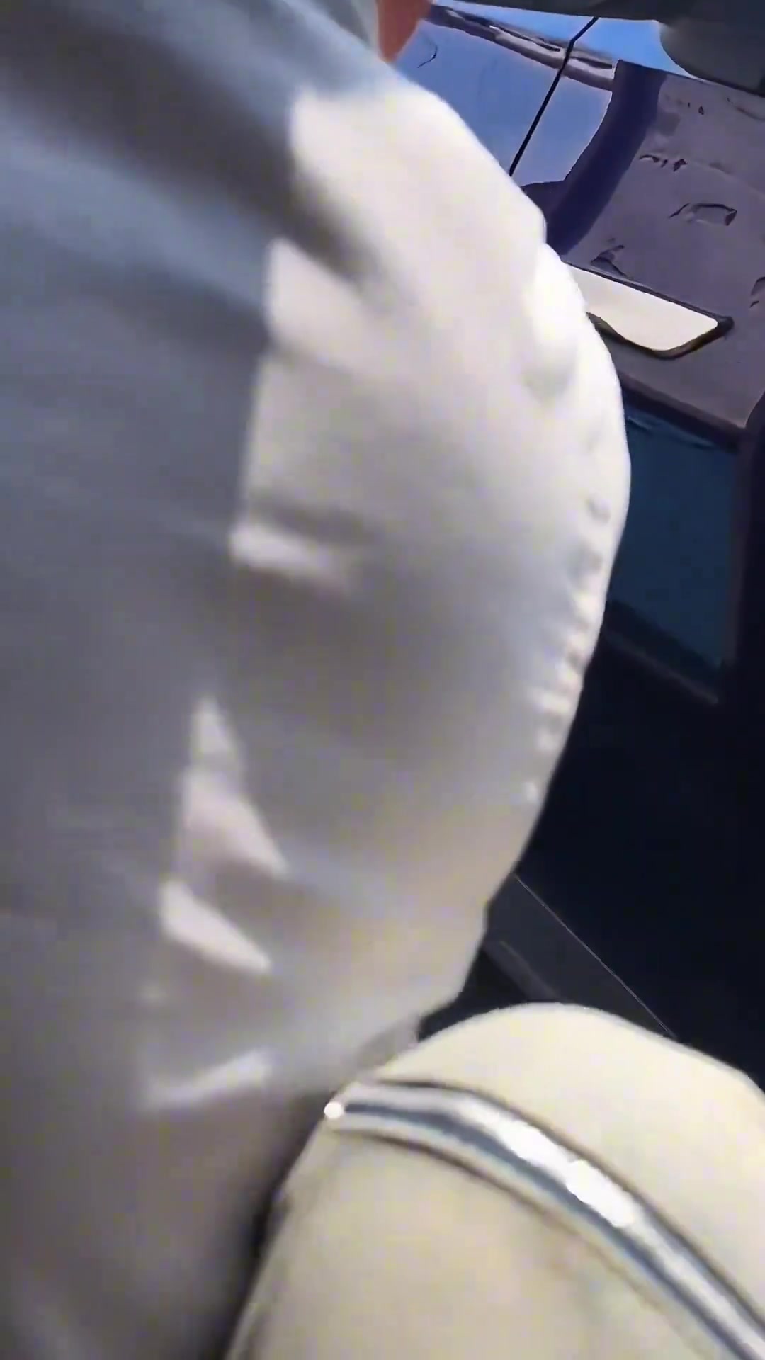 真的很有礼貌，把人后视角撞歪了还记得手动拨正！