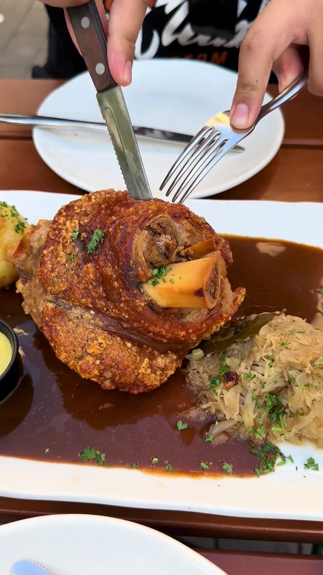 德国大肘子，别搞了，我直接咬吧！！