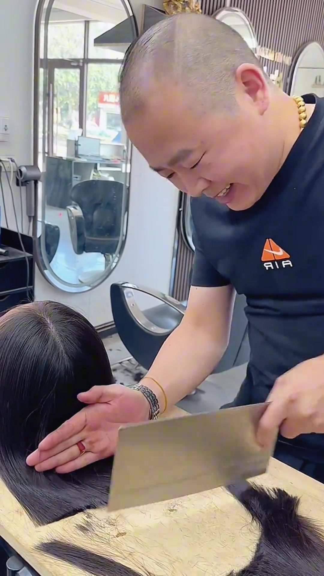 如何在短短几秒钟快速毁灭一个黑长直