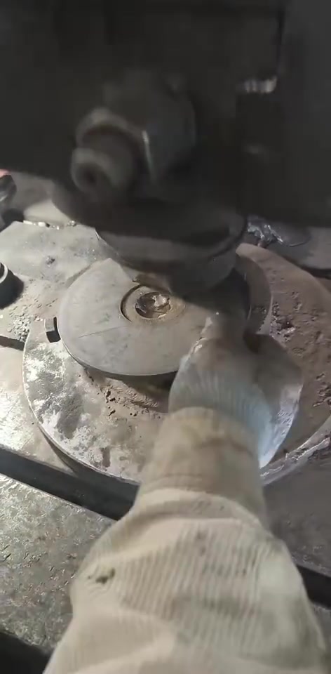 半机械化生产，他是怎么做到打孔间距标准的