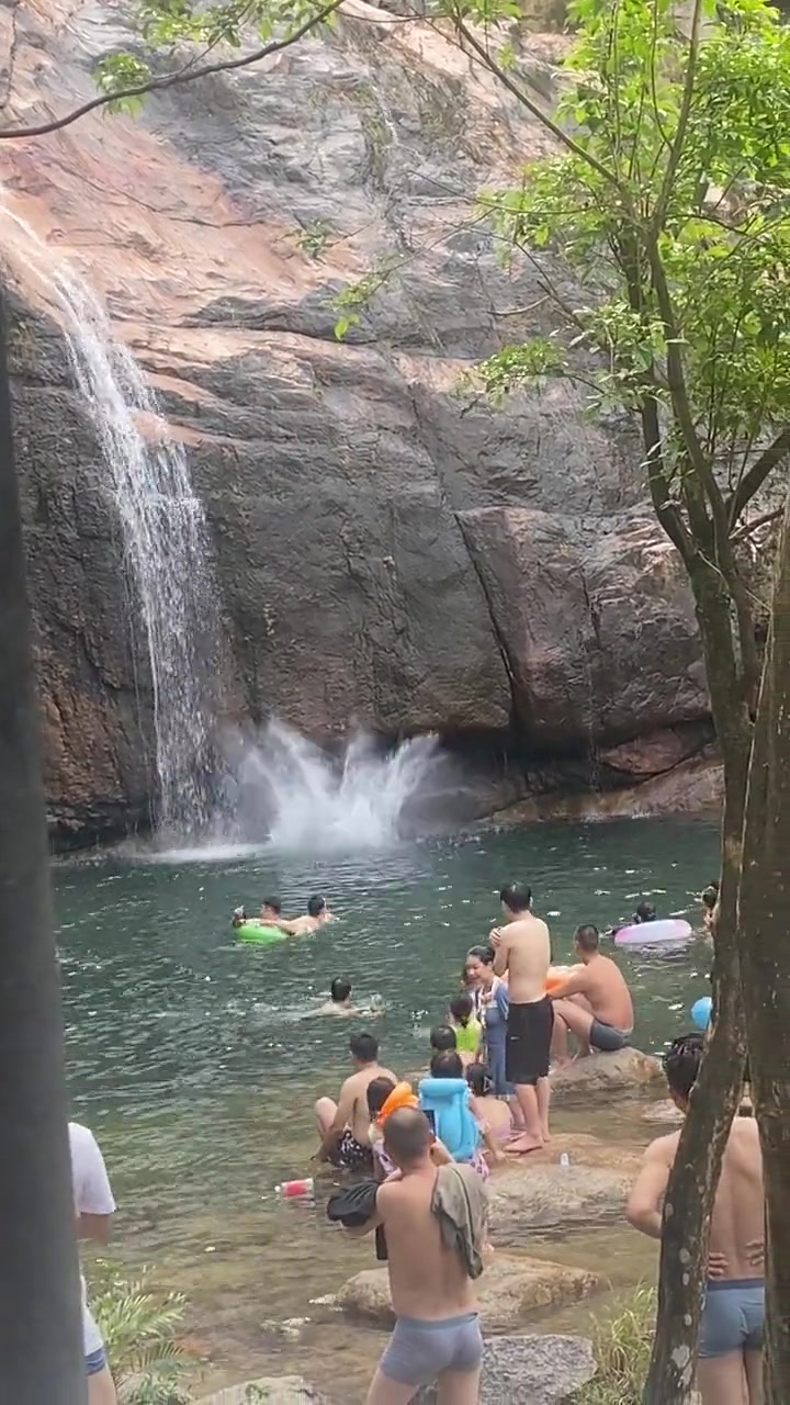 要不是他掉下来我还真不知道谁是主角