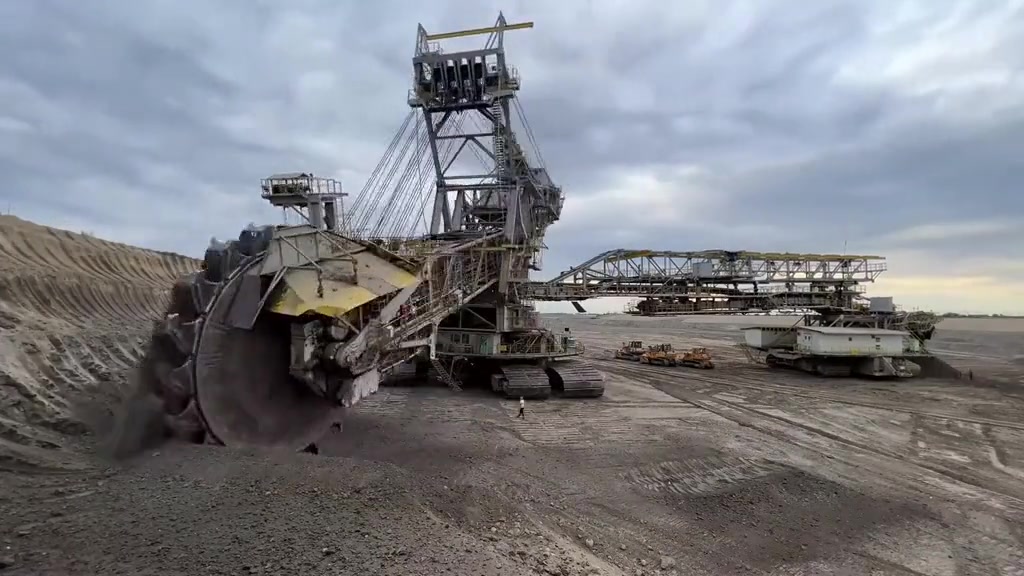 真正的机器怪兽！看起来有点吓人了