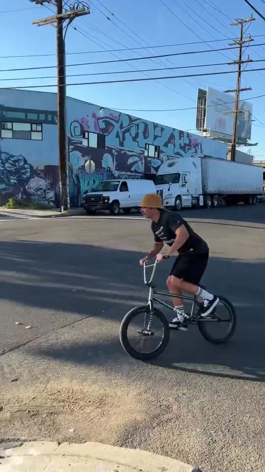 网友在佛罗里达州你可以不活，但不能没活！