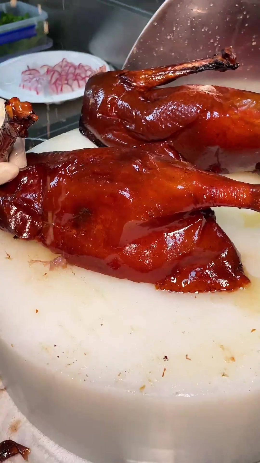 来广东一趟怎么能不吃烧鹅呢！