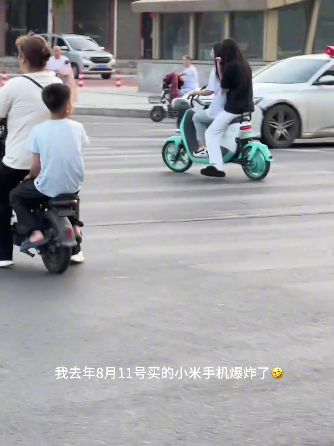 自己手机爆炸了还要上街宣传