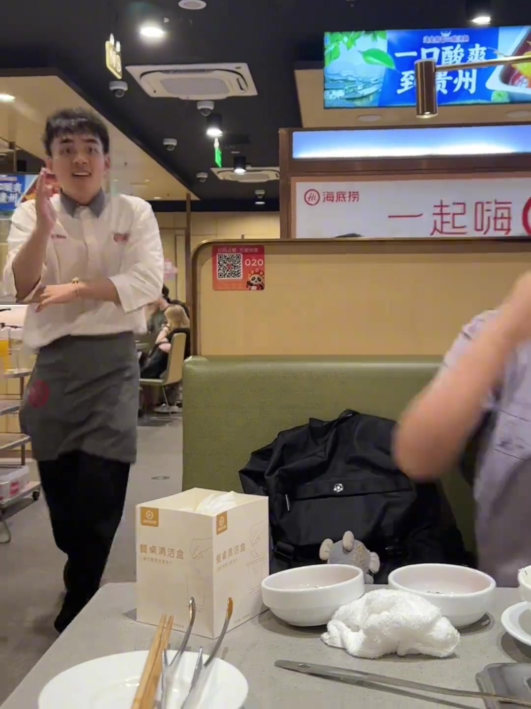 他走过来的时候有种许昕的感觉！