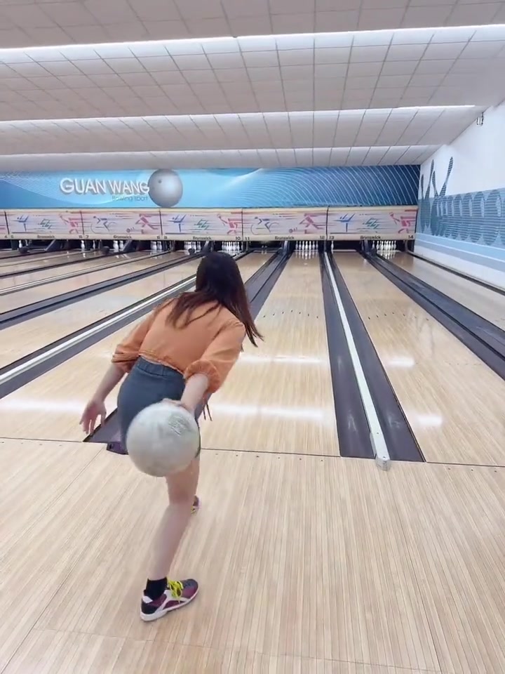 不公平！小姐姐这么随意都能全倒啊