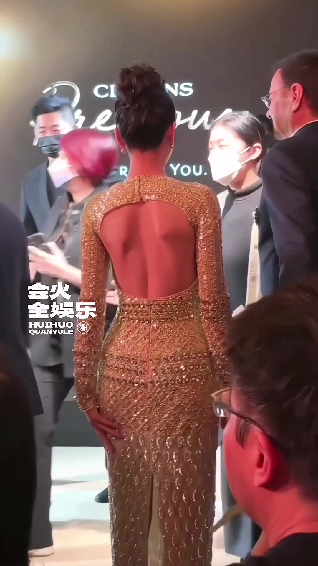 迪丽热巴的臀腰比真的太绝了！