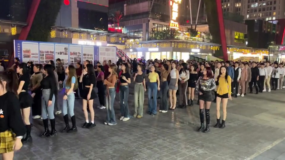 这样的广场舞，我每天都想看！