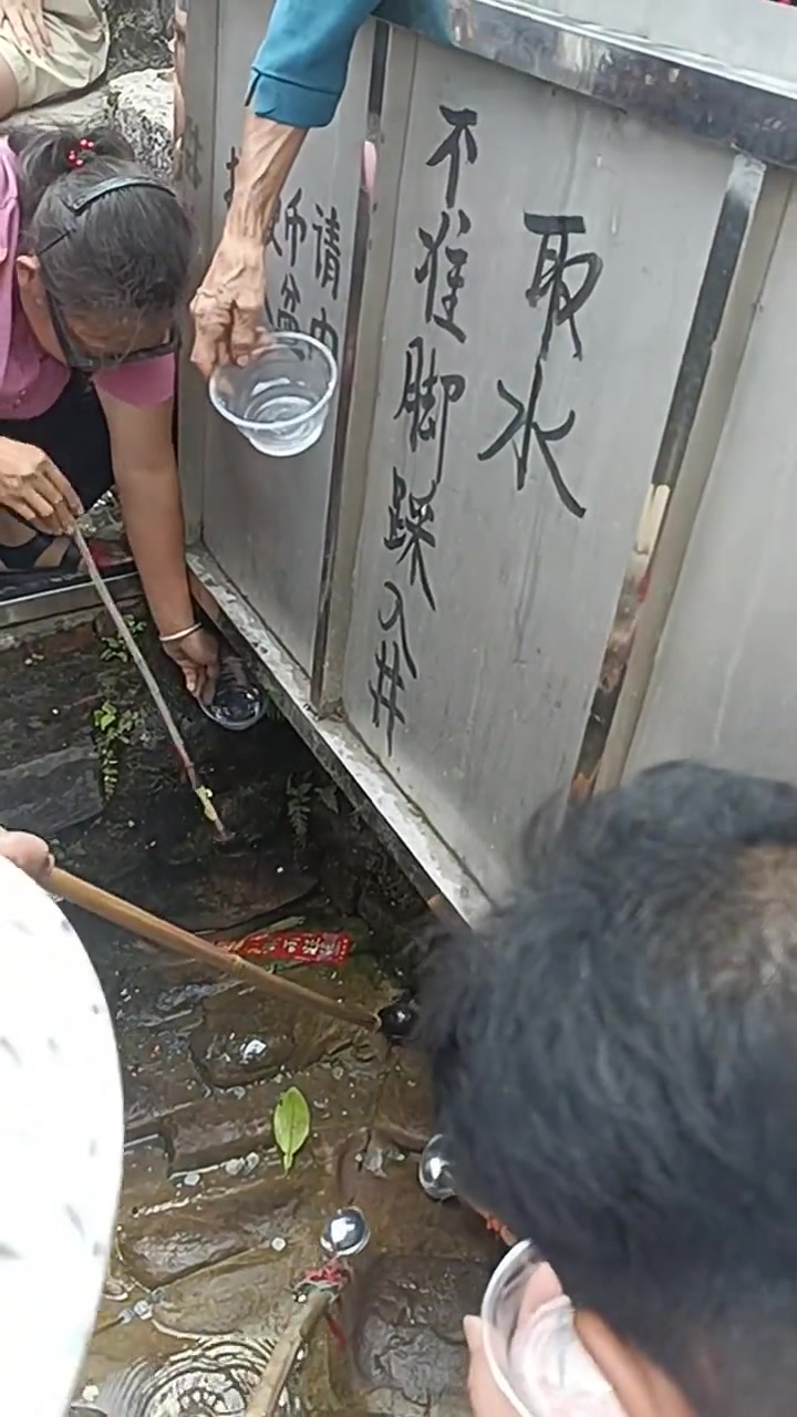 有时候骗子都很纳闷，这些人咋这么好骗