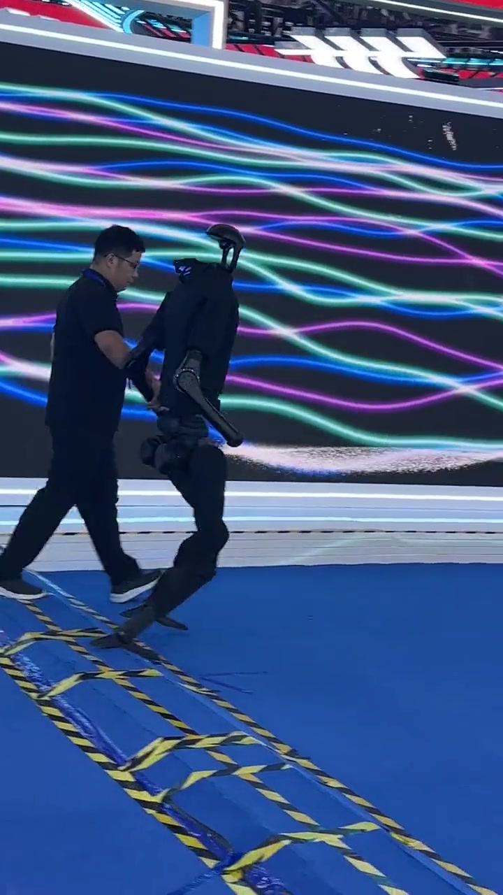 不得不说它的平衡感，有点吓人