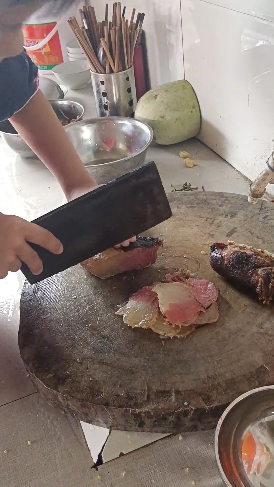 你不适合当厨师！切个菜口水都流出来了！