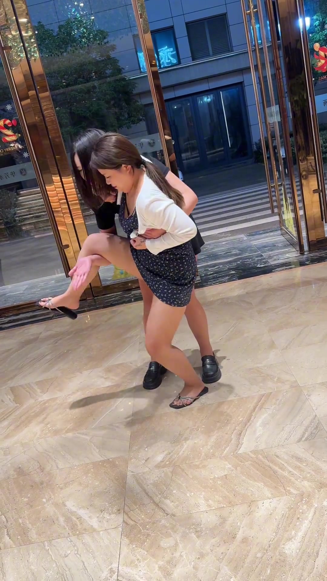 真的有重成这个样子么感觉我单手都可以...