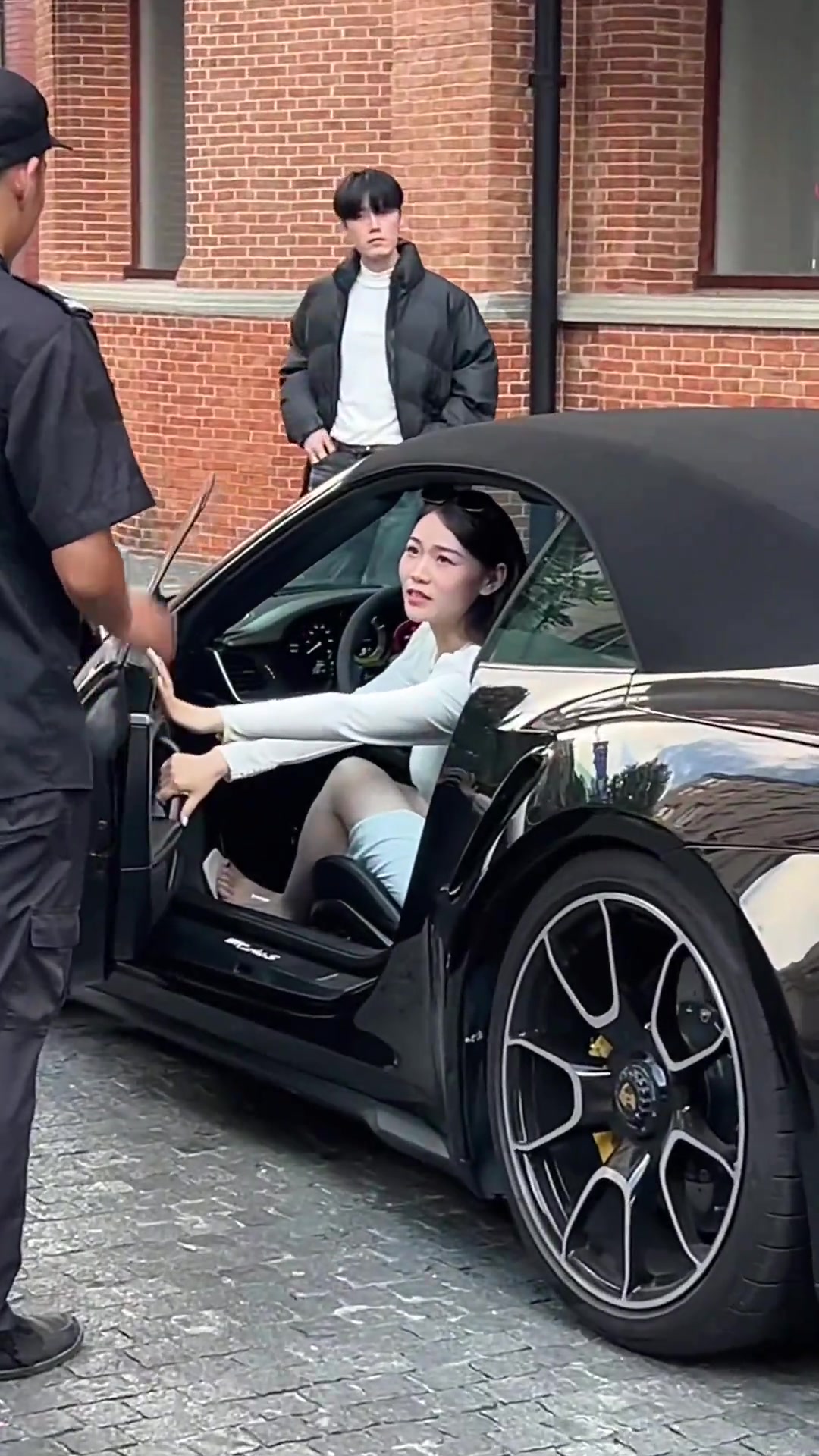 从保时捷下来的一定是白富美么吧友们觉得呢