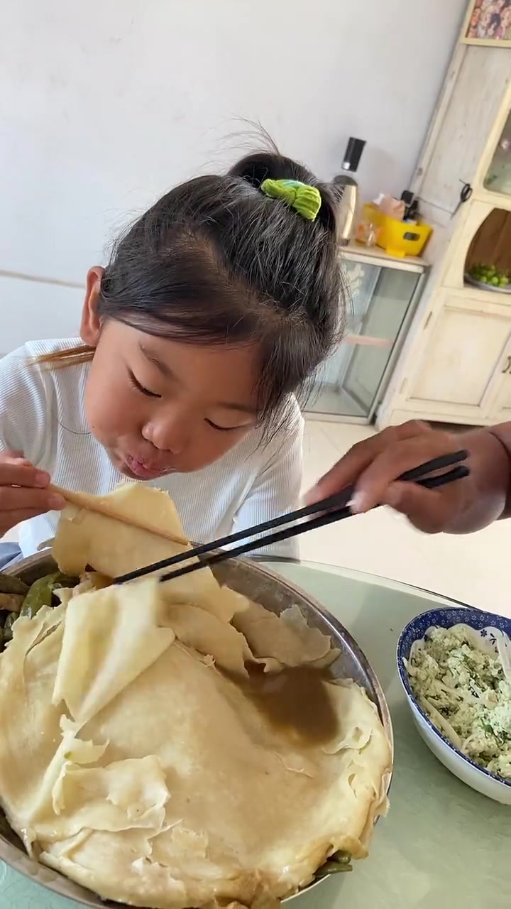 这吧唧嘴和嘴里有副快板一样！有讨厌吧唧嘴的吗