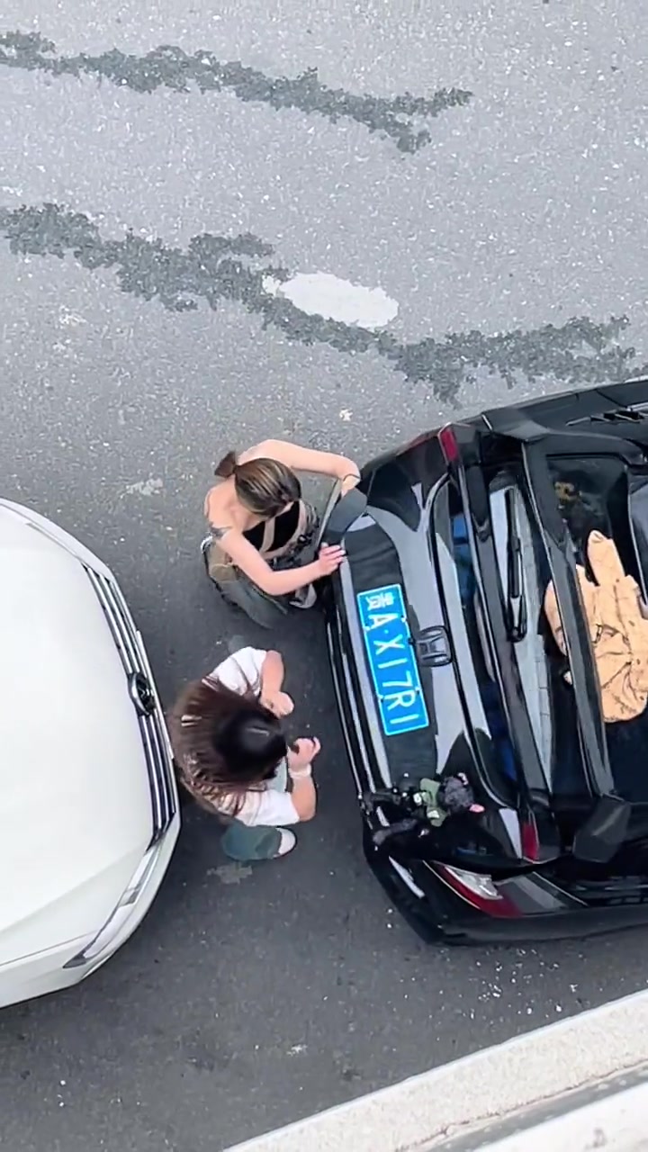 这车真是遭老罪了