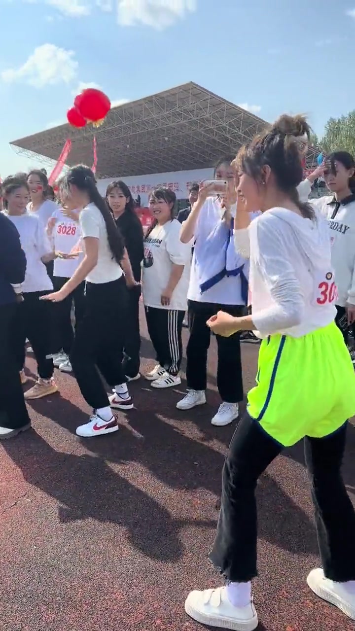 这杆子这都不掉吗