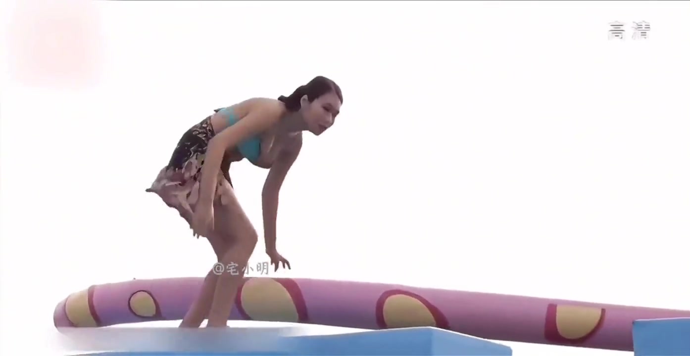 小姐姐玩个闯关游戏有必要穿的那么清凉嘛