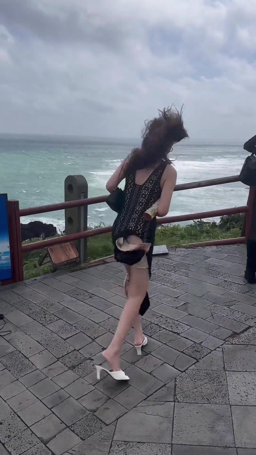 网红来济州岛拍照结果被吹成这个样子...