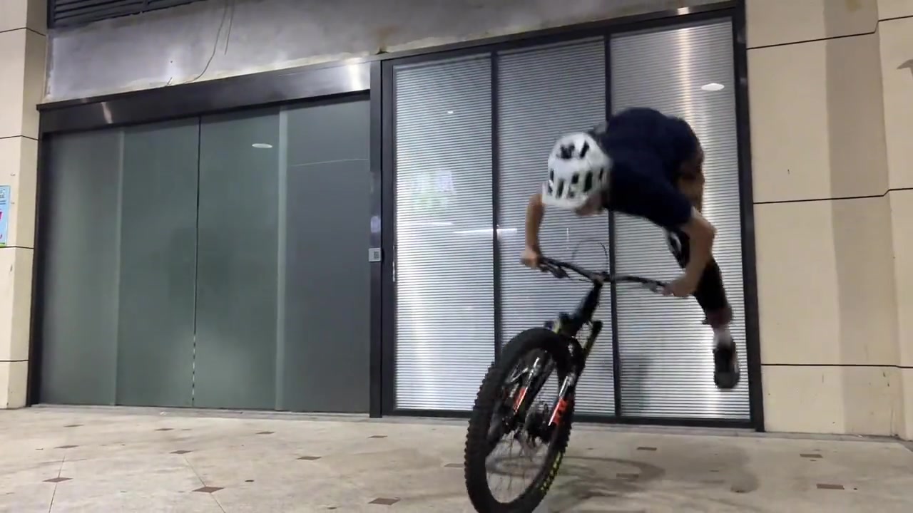 现在拔牙需要这么粗暴的吗