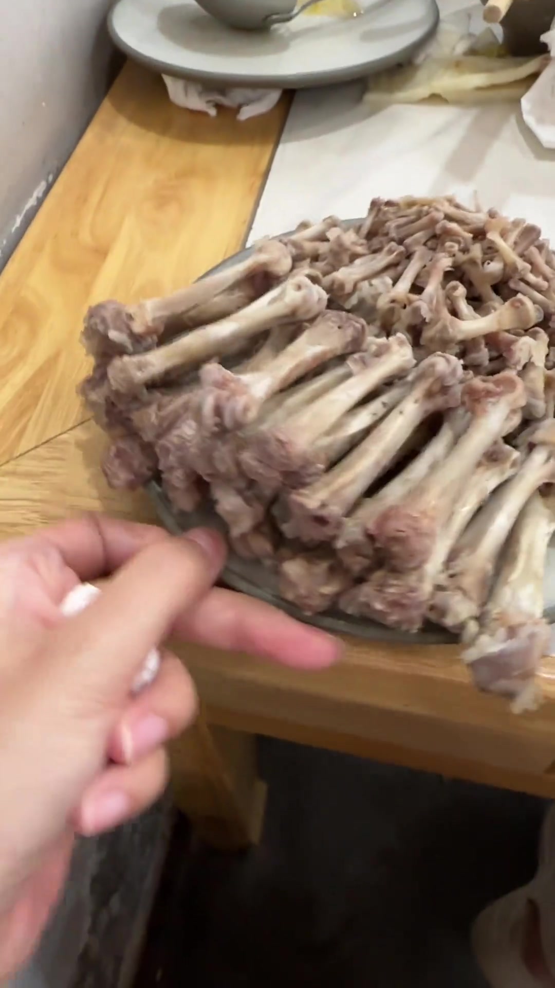 我希望你老了不要去无骨鸡爪厂上班！