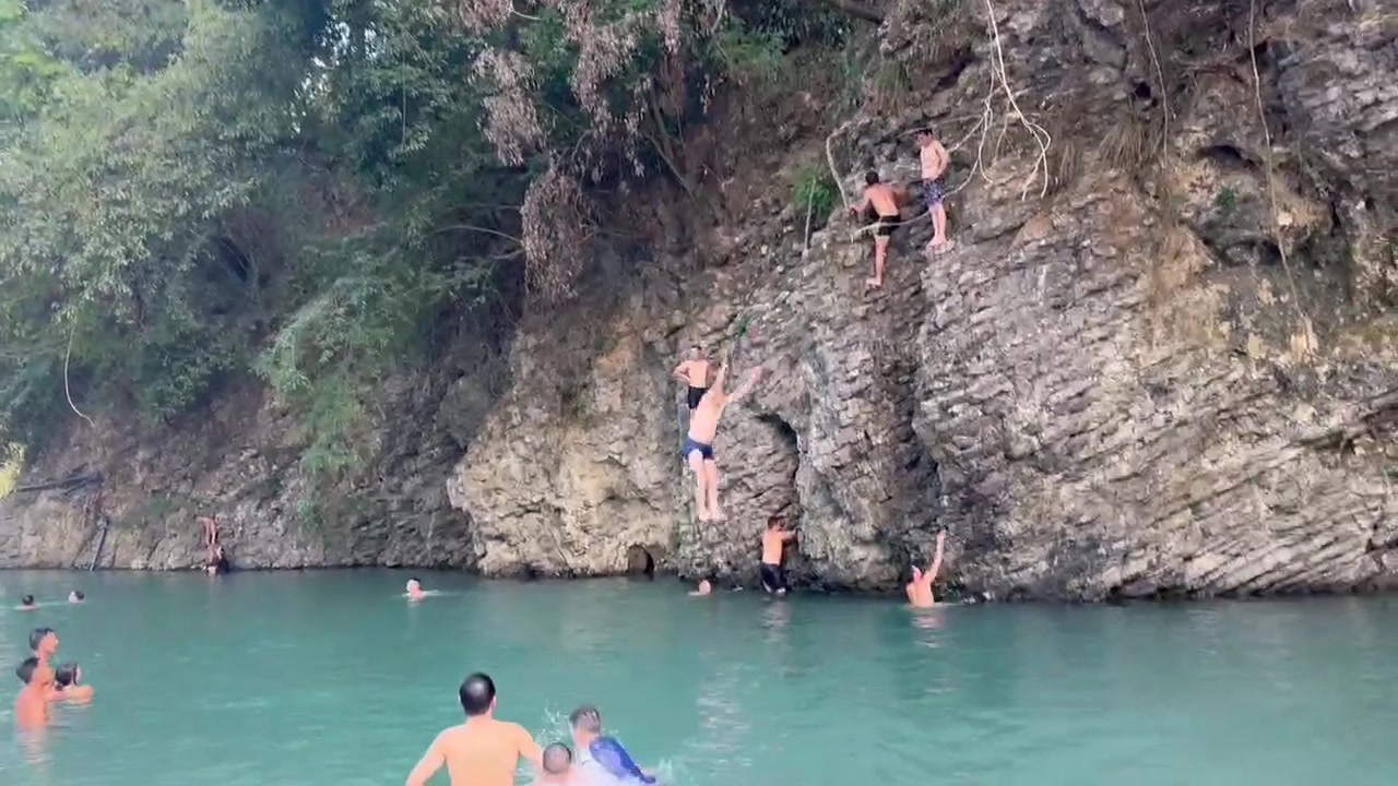 水花太大，参加不了比赛哦！