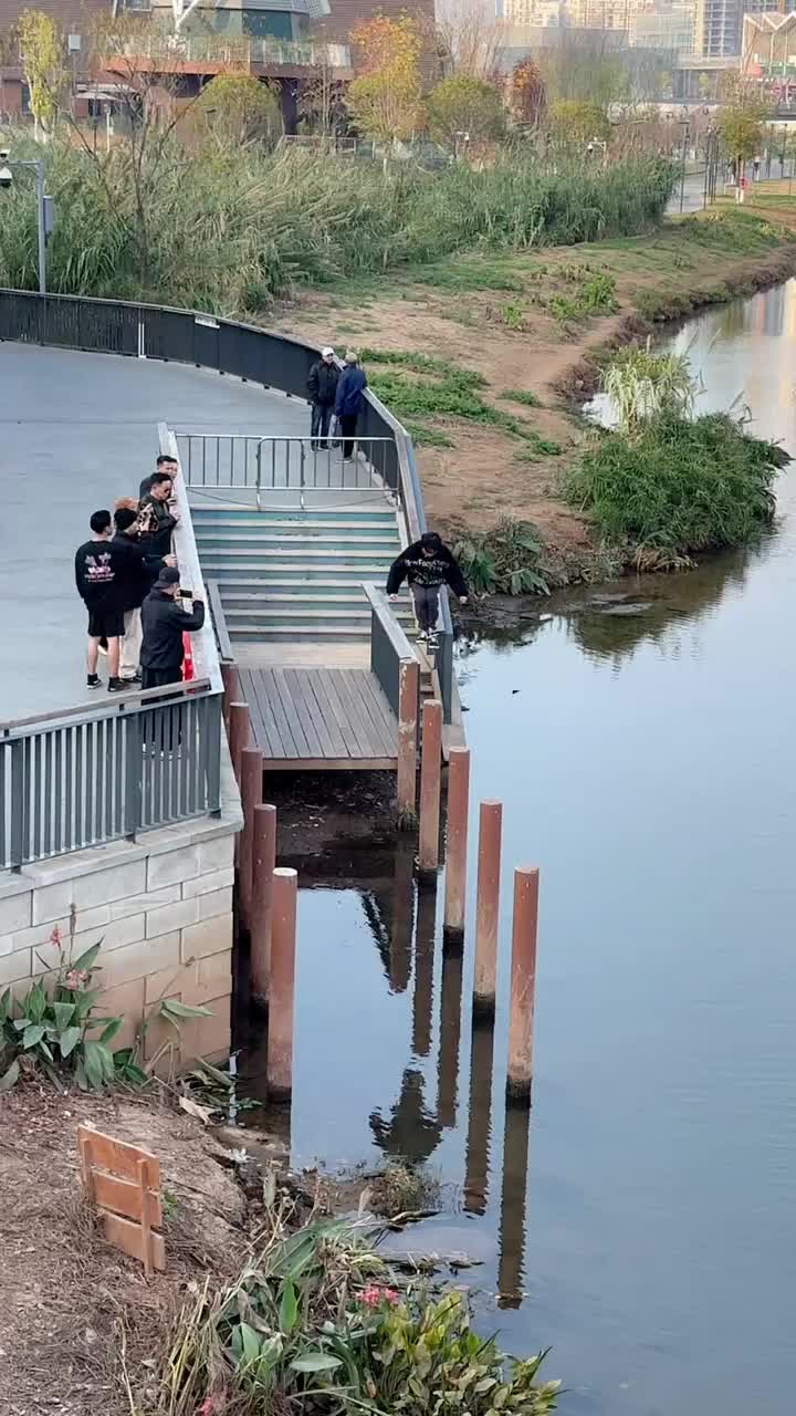 真人版跳一跳，看上去感觉确实不一样！