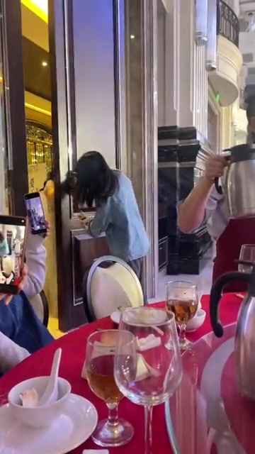 看起来不太聪明的样子，差点好心坏了事！