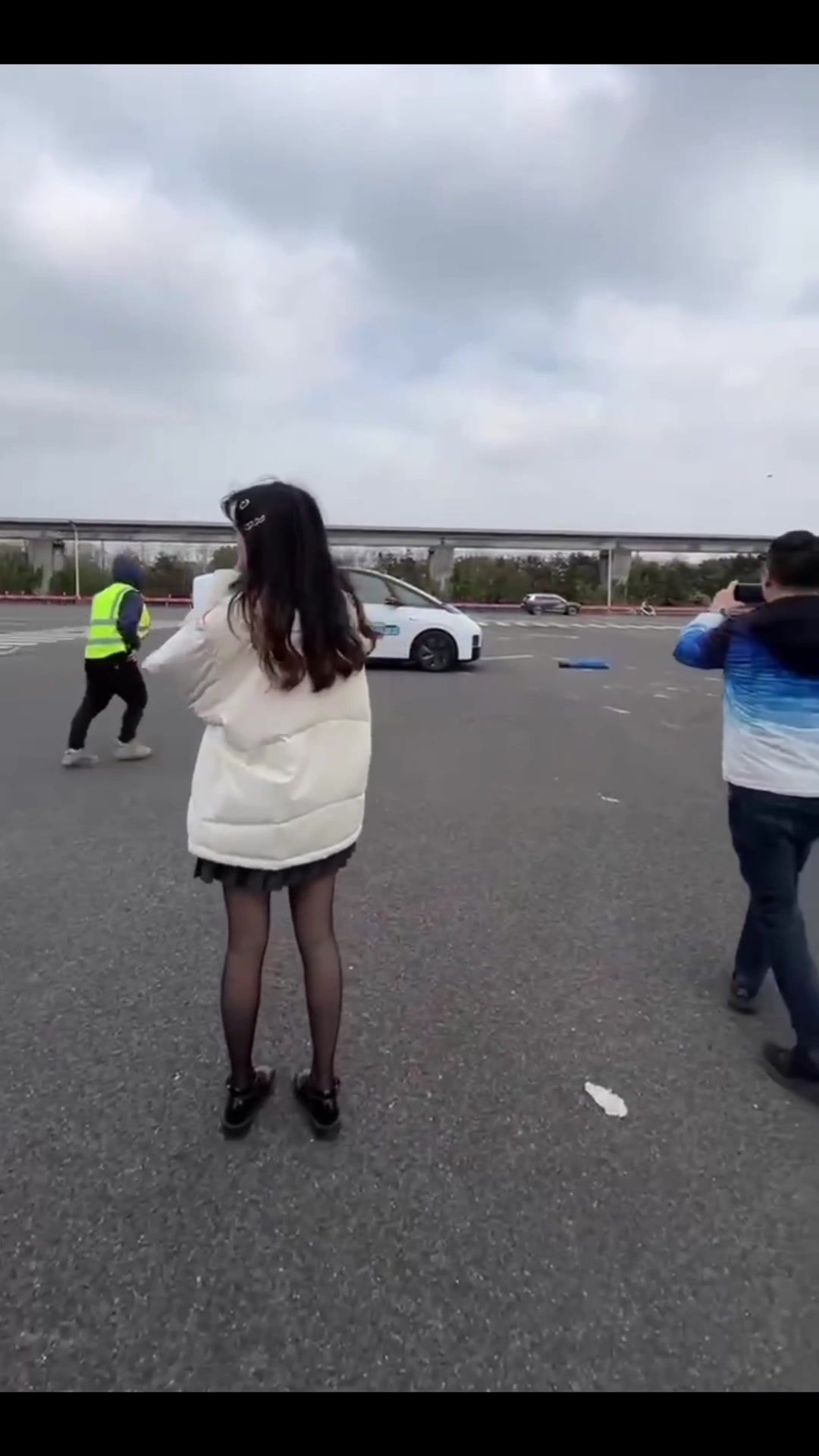 这种速度换什么车来能刹住