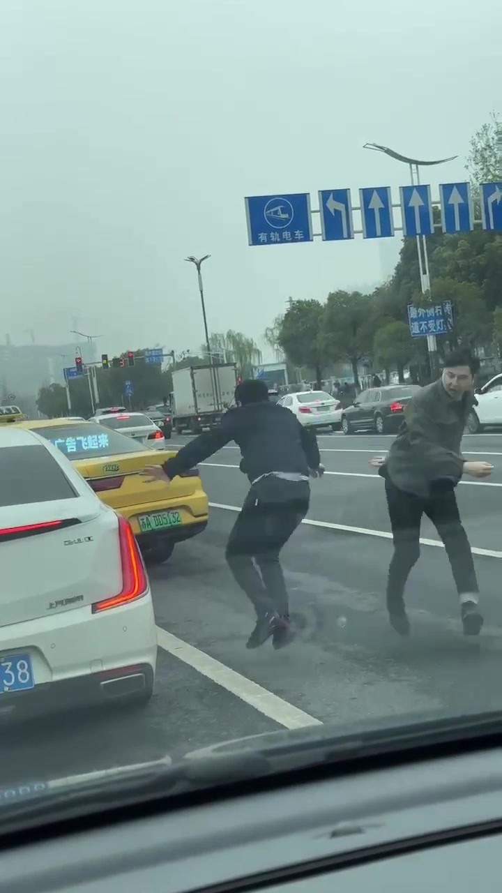 他们是懂点到为止的呀！