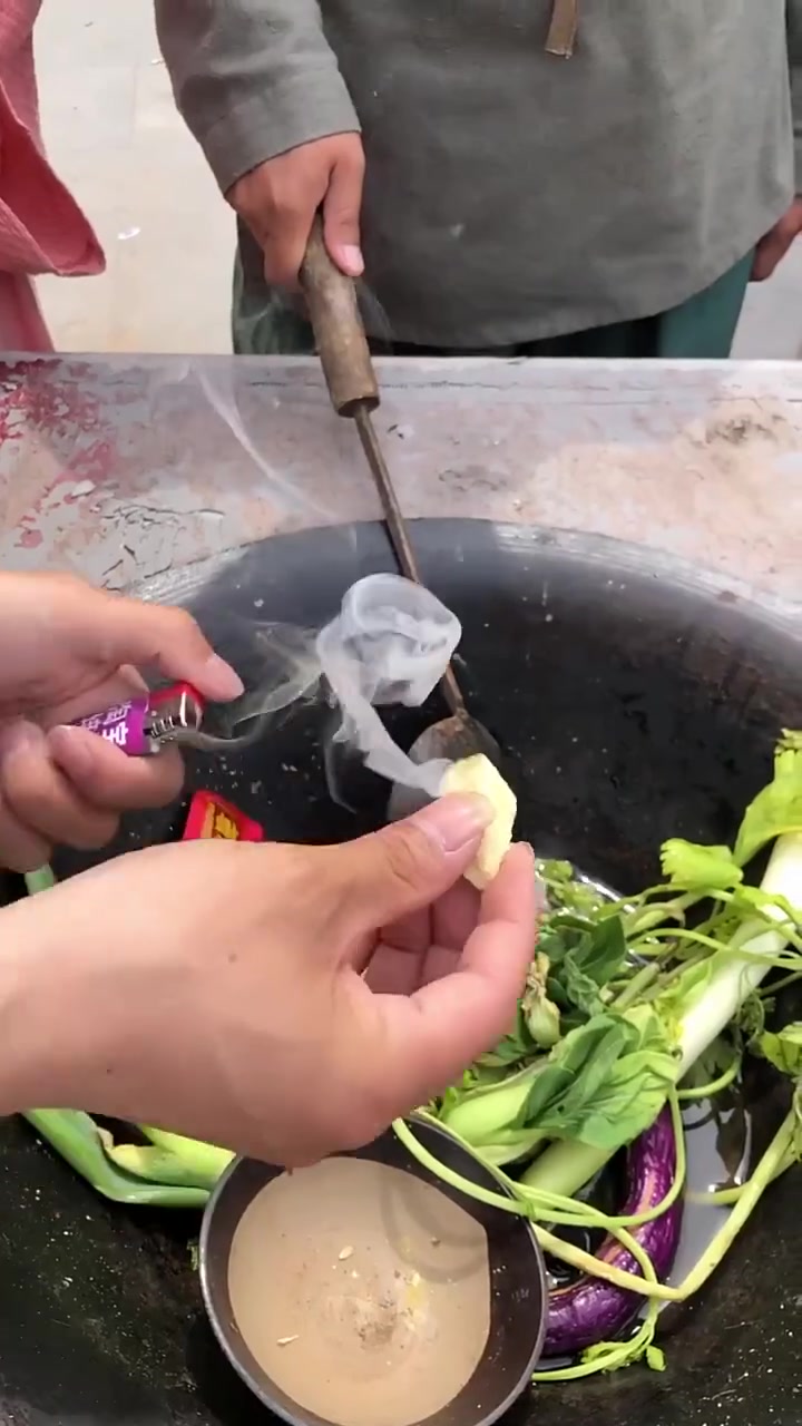 原来拍戏炒菜就是这么来的！