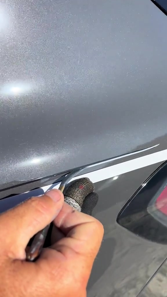 手绘汽车腰线，看似很难其实确实不简单！！！