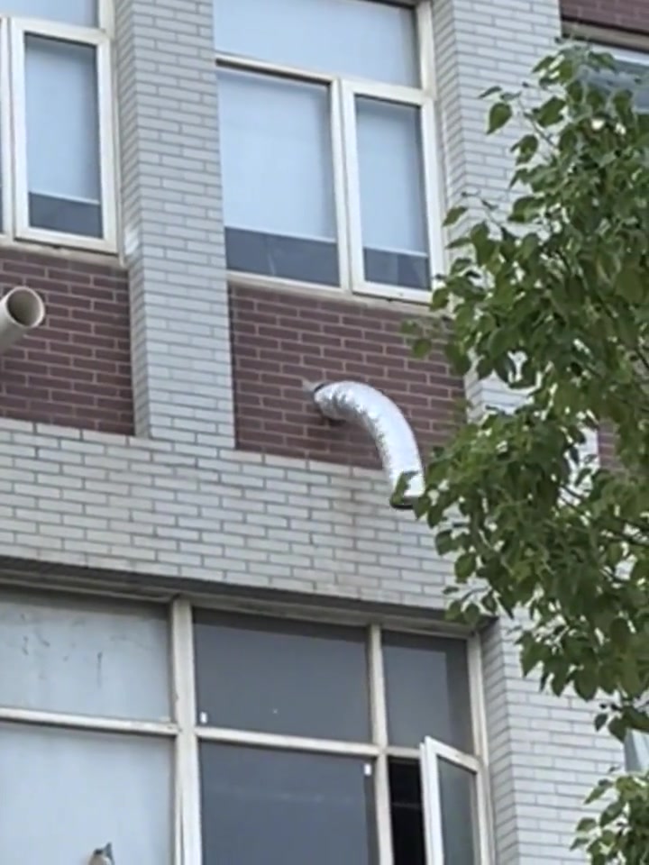 这管子怎么还会突然立起来