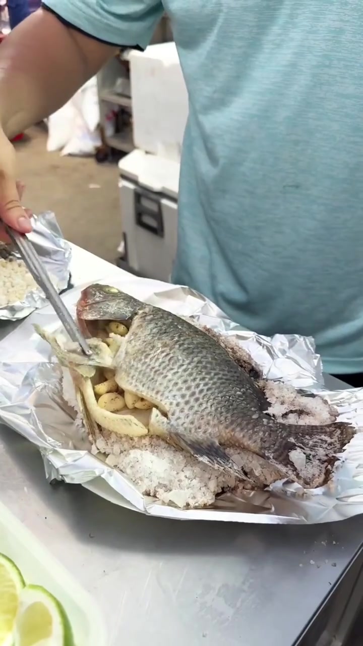 钓鱼佬必学的烤鱼方法！被这条罗非鱼惊掉了我的下巴！