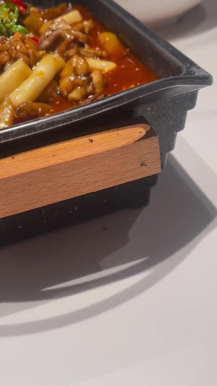 在餐厅吃饭遇到这种简直窒息