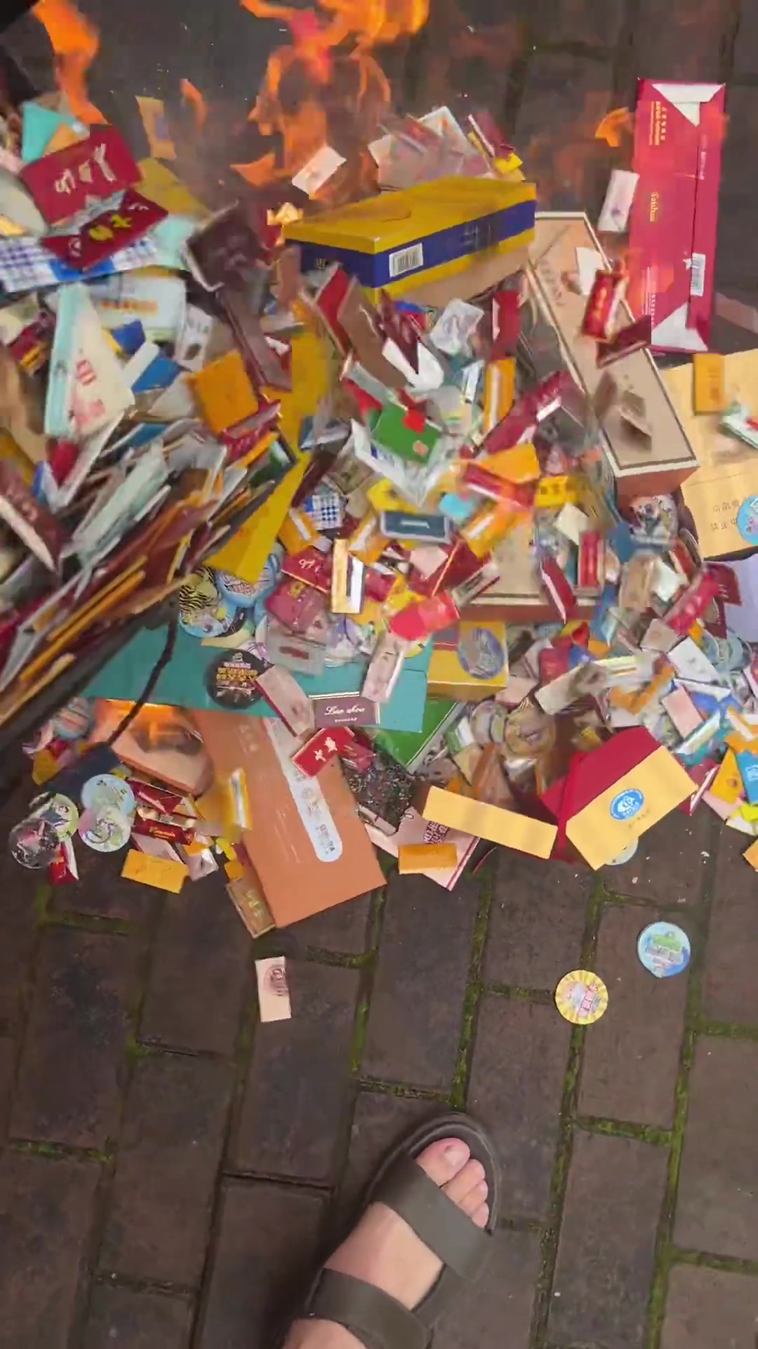 这么多烟卡！小学生看到不得急哭了！