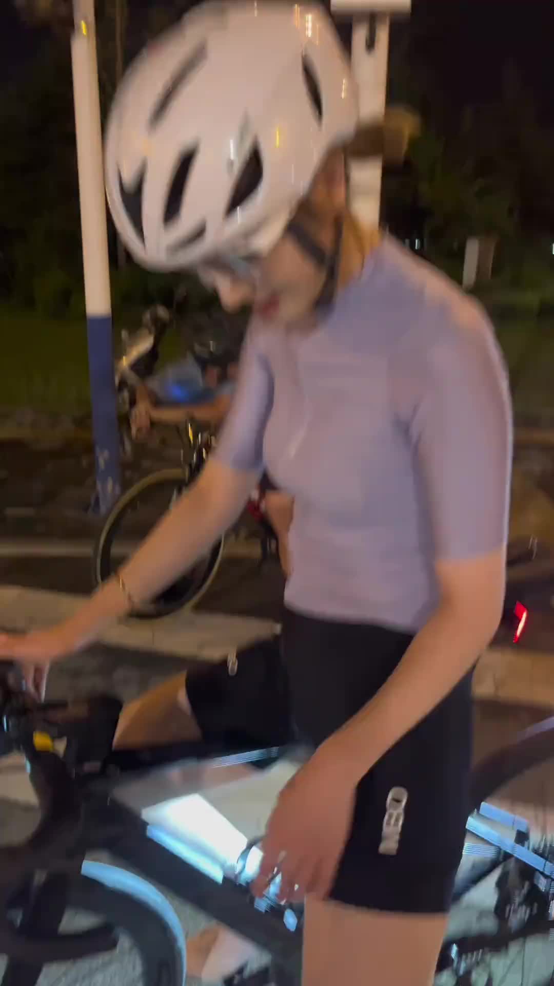 骑行圈美女这一套装备下来谁看了不迷糊